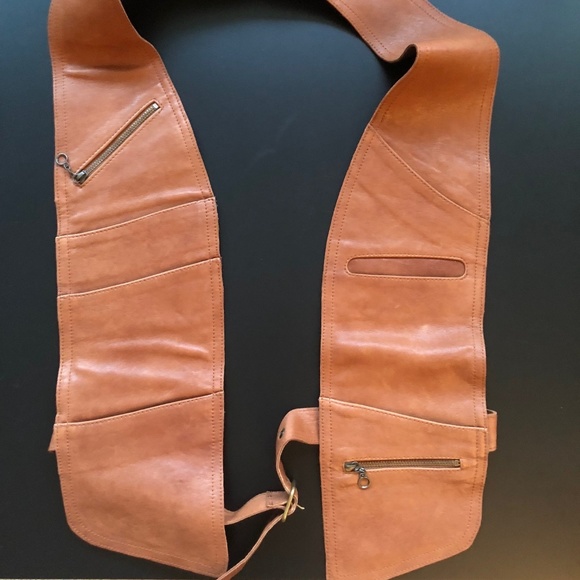 Tan Leather Vest w/ Zipper Design - Picture 2 of 3